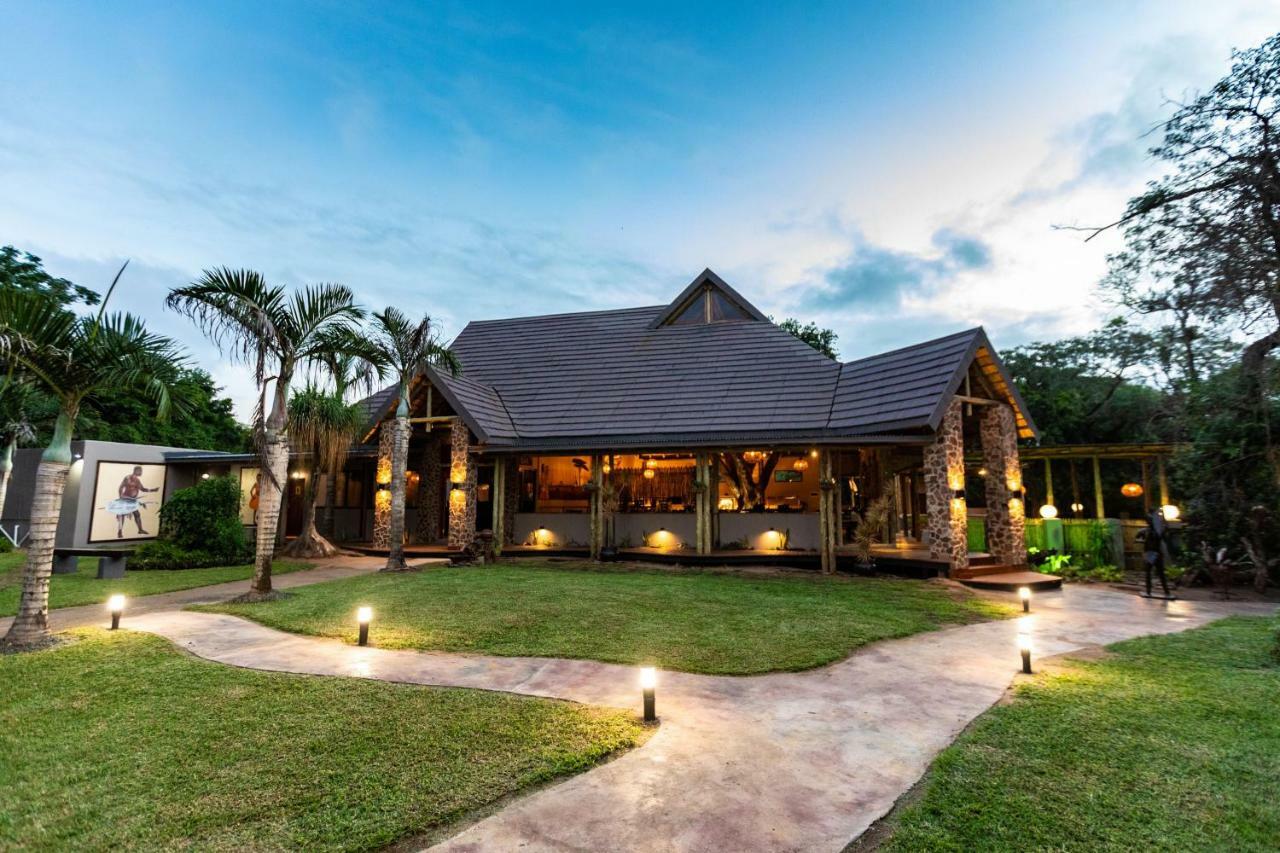 กูเดอร์สัน ดูมาซูลู ลอดจ์ แอนด์ เทรดิชันนัล วิลเลจ Villa ฮลูฮลูเว ภายนอก รูปภาพ
